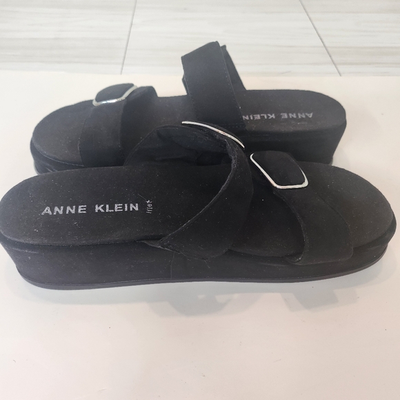 Anne Klein sandals - Picture 3 of 4